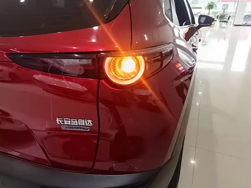 Mazda CX-30 2021 из CN, фото 2