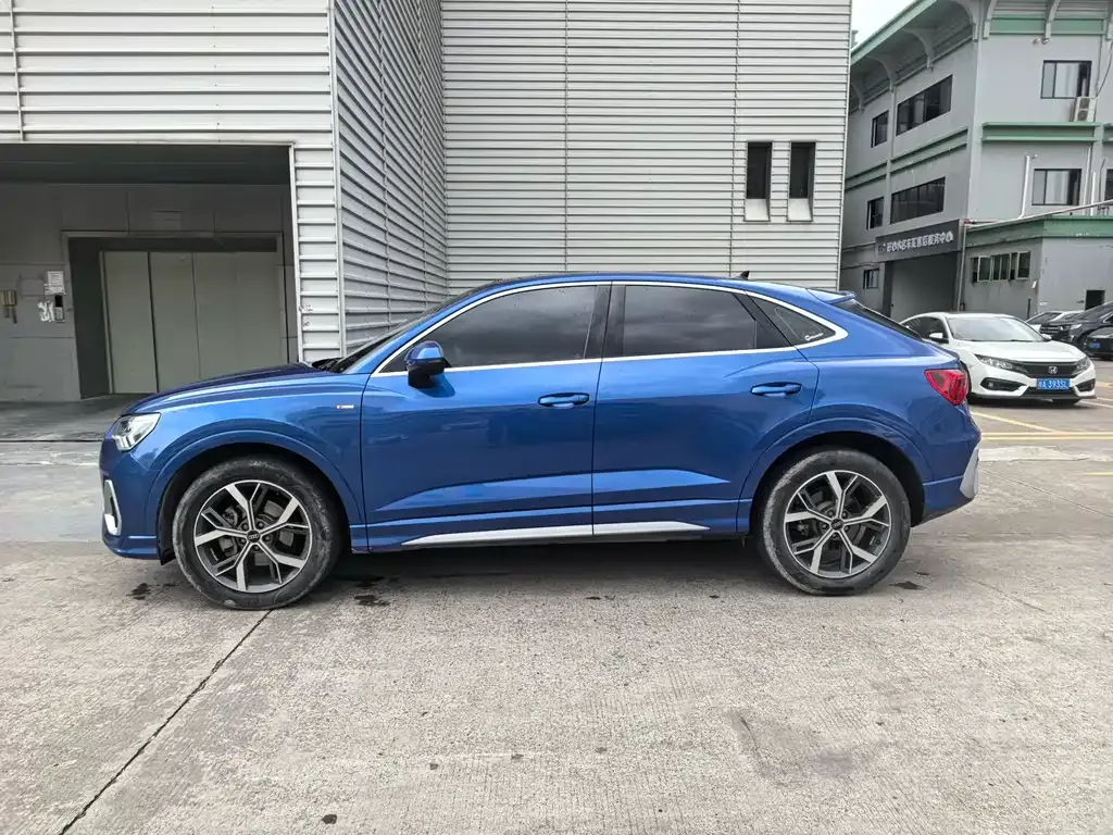 Audi Q3 Sportback 2022 из CN, фото 8