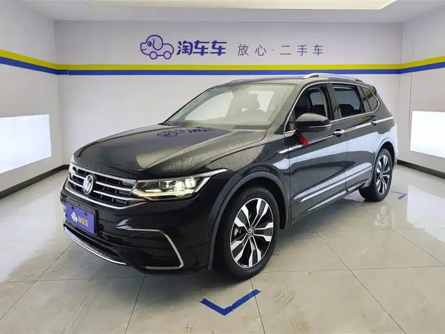 Volkswagen Tiguan L — фото 1
