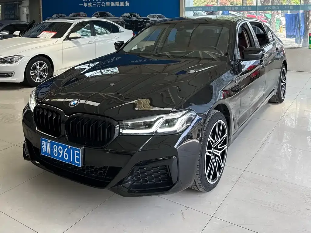 BMW 5 Series — фото 1