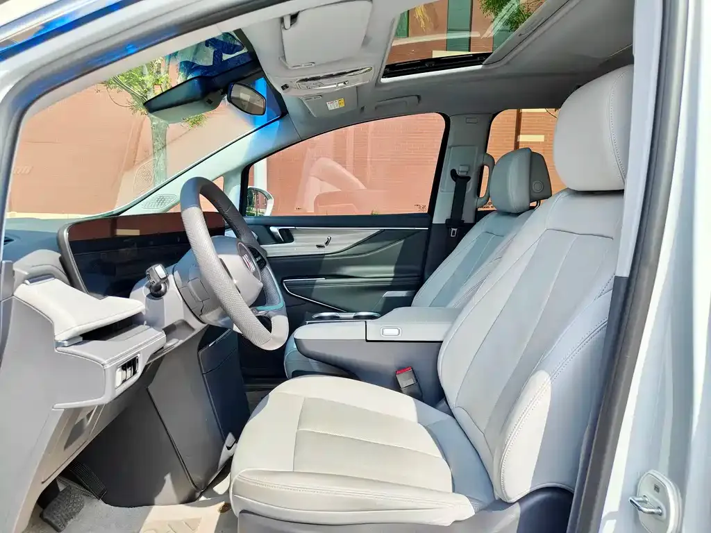 Buick GL8 2025 из CN, фото 8