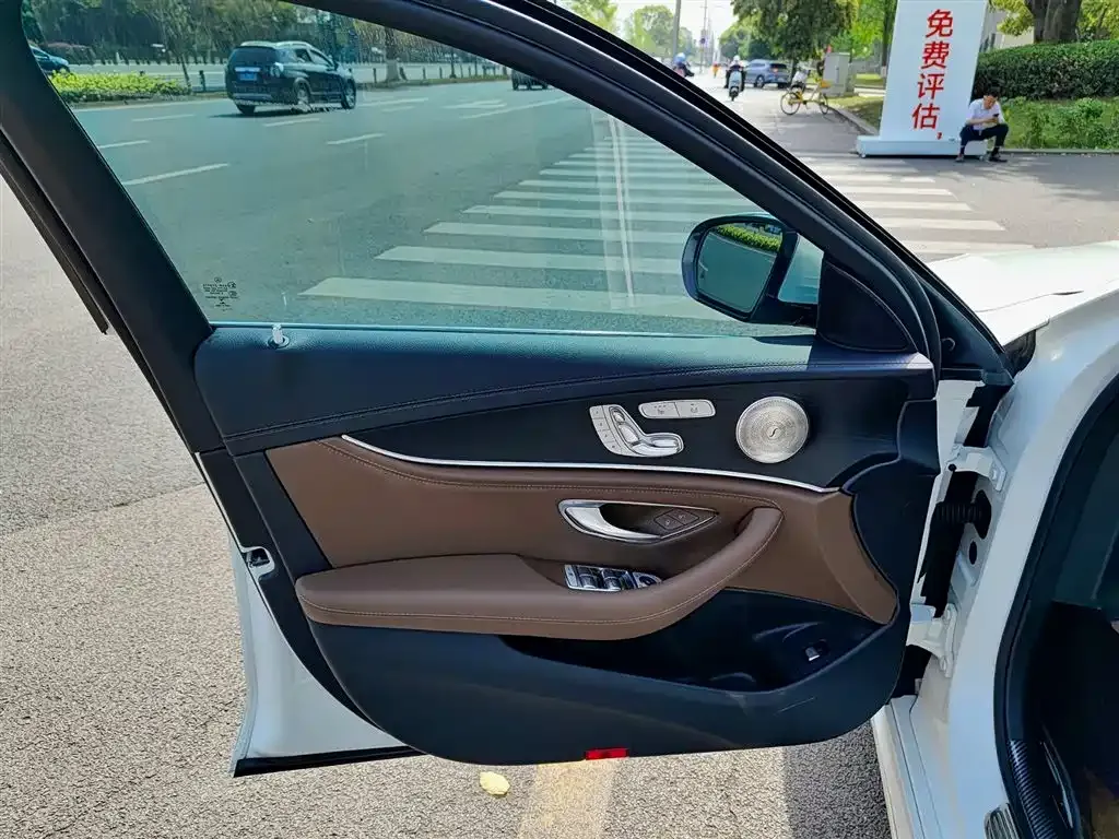 Mercedes-Benz E-Class 2021 из CN, фото 5