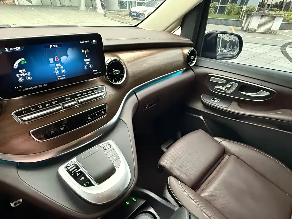 Mercedes-Benz V-Class 2023 из CN, фото 4