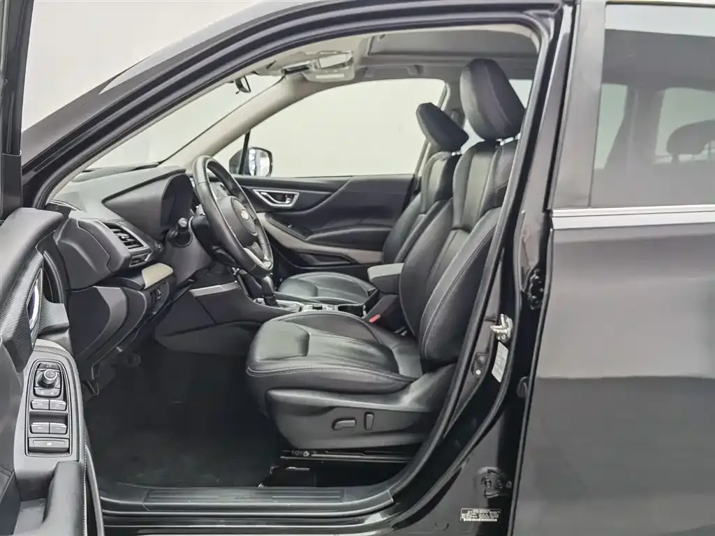 Subaru Forester 2023 из CN, фото 7