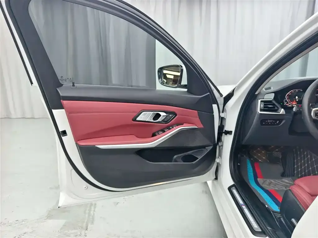 BMW 3 Series 2021 из CN, фото 7