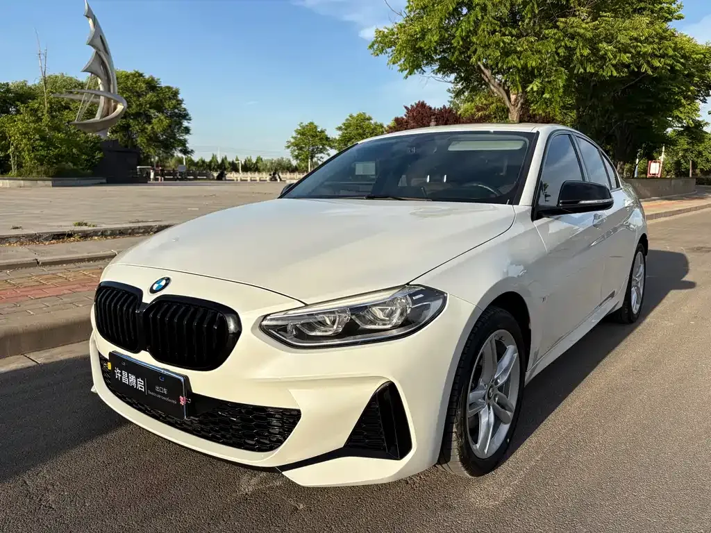 BMW 1 Series 2023 из CN, фото 1
