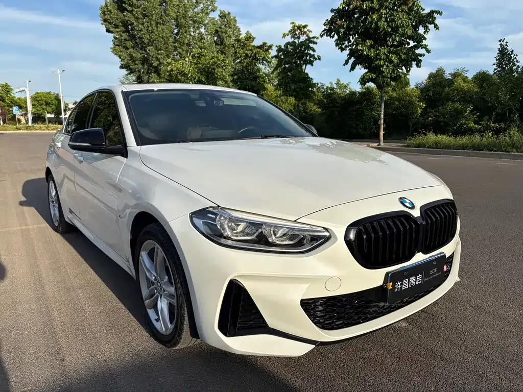BMW 1 Series 2023 из CN, фото 3