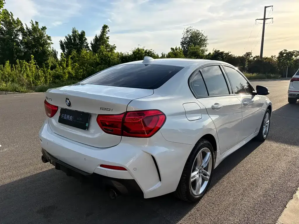 BMW 1 Series 2023 из CN, фото 10