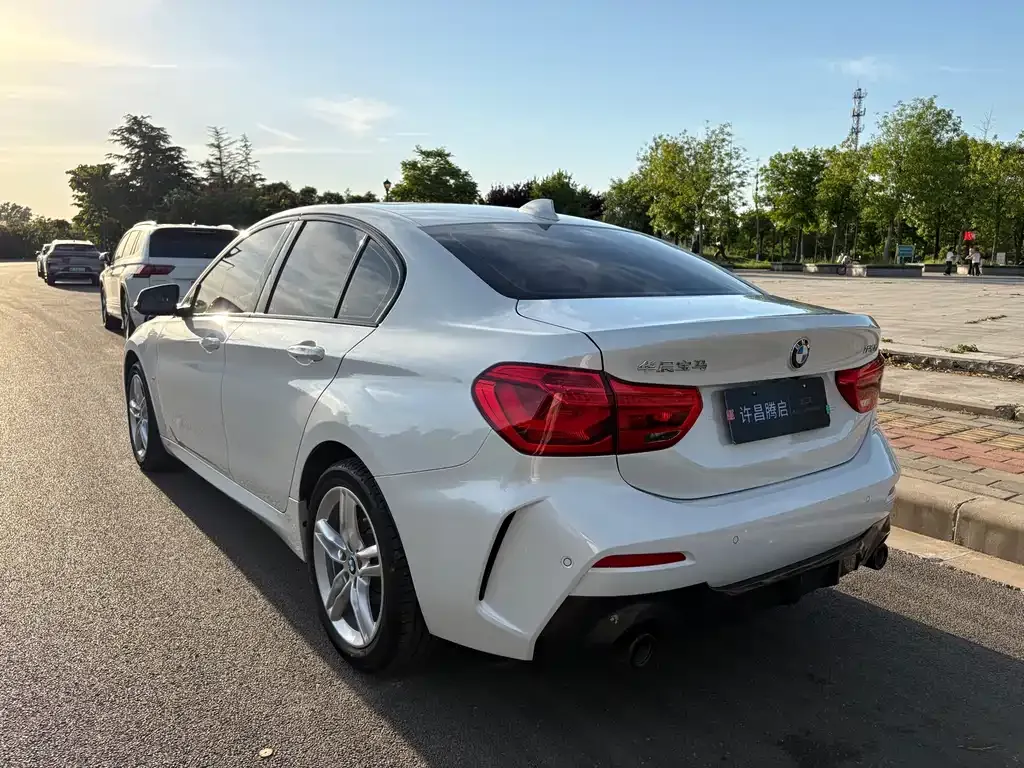 BMW 1 Series 2023 из CN, фото 8