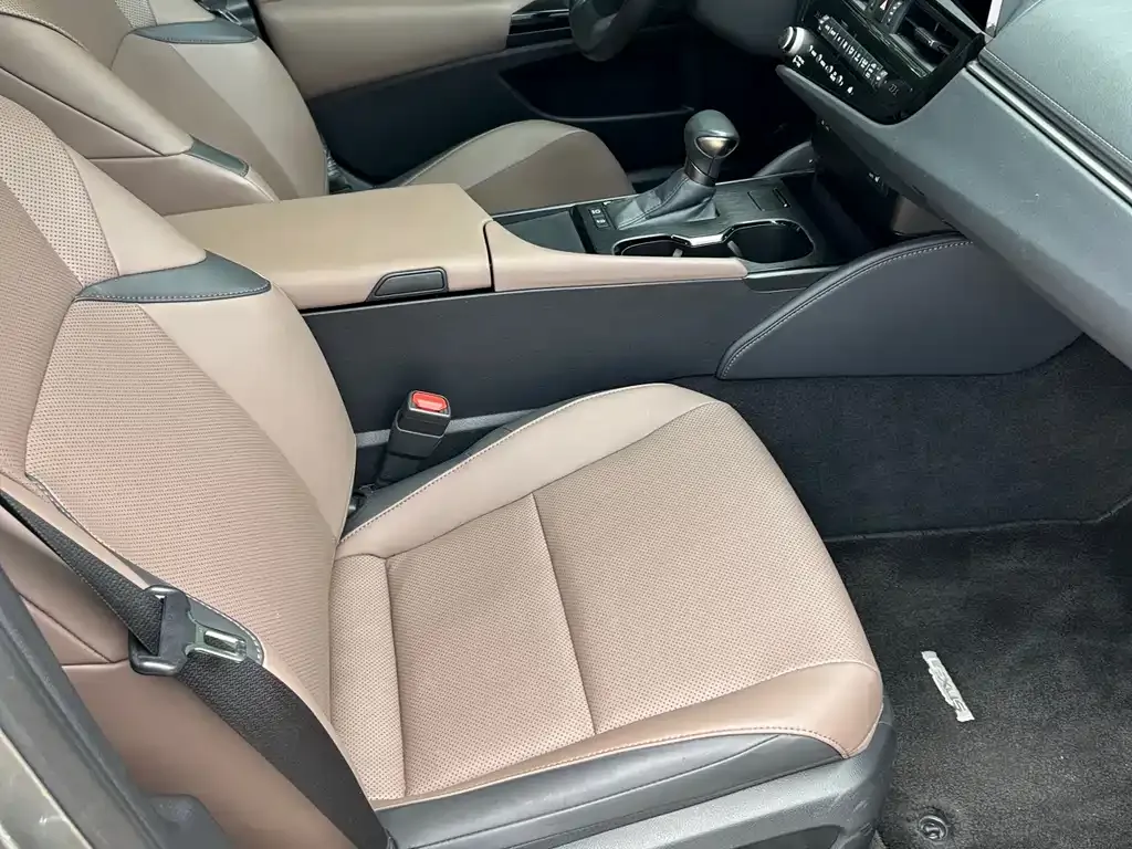 Lexus ES 2024 из CN, фото 3