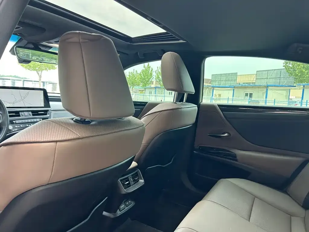 Lexus ES 2024 из CN, фото 6
