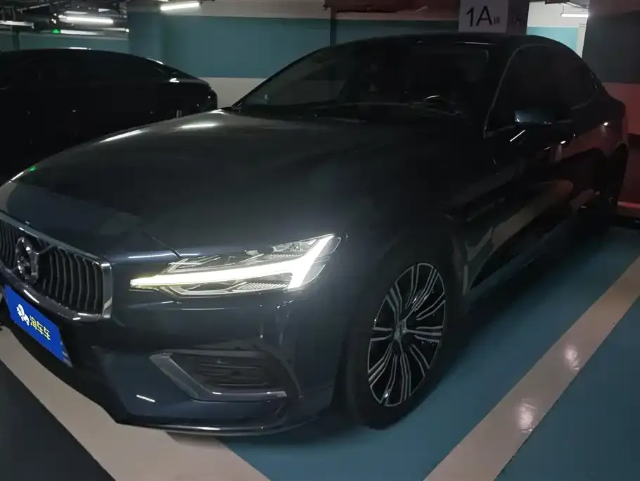 Volvo S60 2021 из CN, фото 1