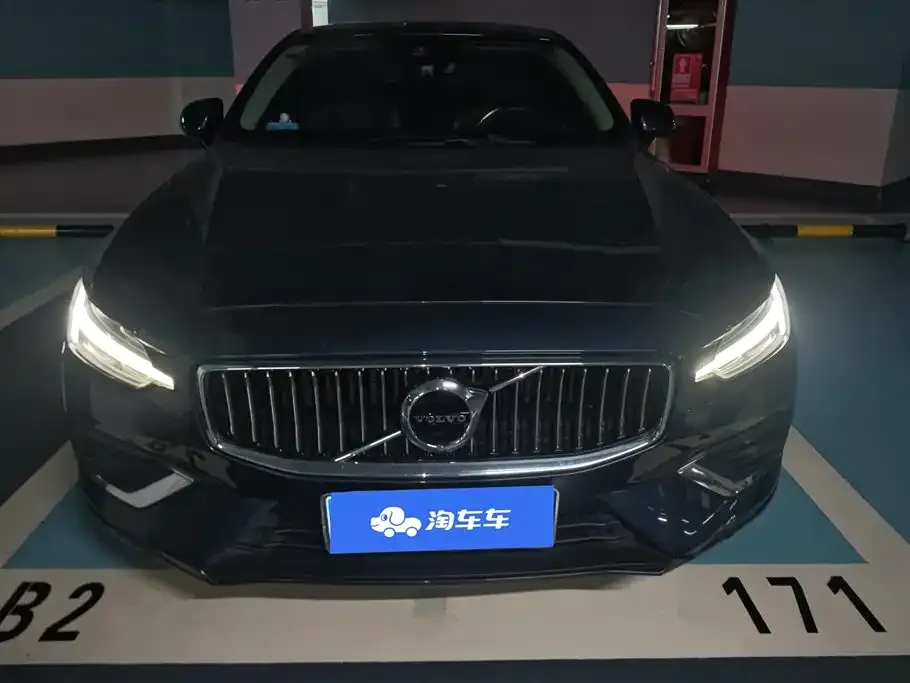 Volvo S60 2021 из CN, фото 3