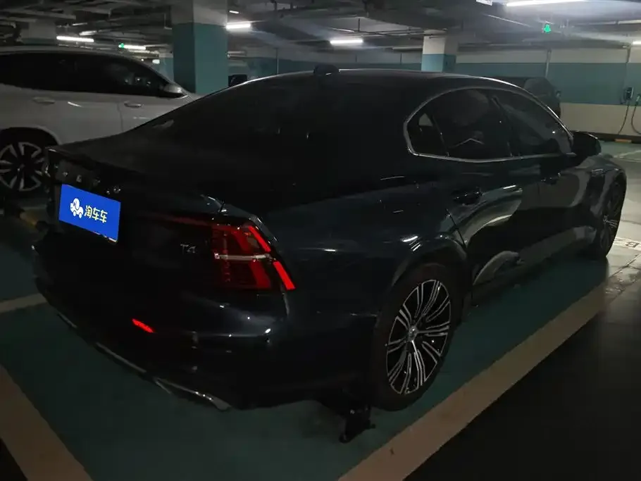 Volvo S60 2021 из CN, фото 8