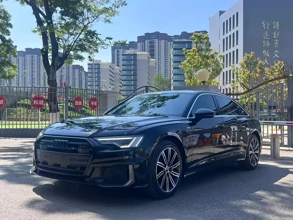 Audi A6L — фото 1