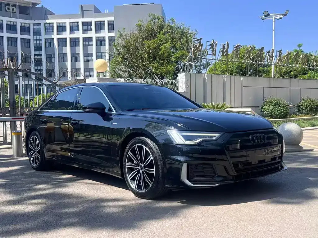 Audi A6L — фото 8