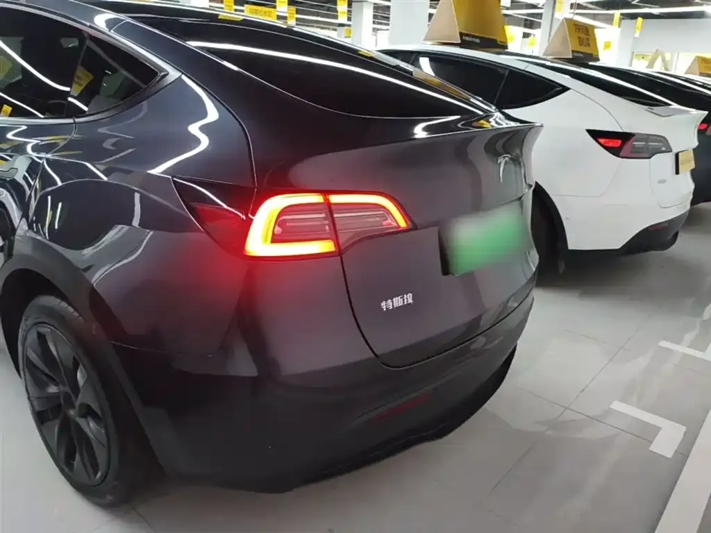Tesla Model Y 2024 из CN, фото 10