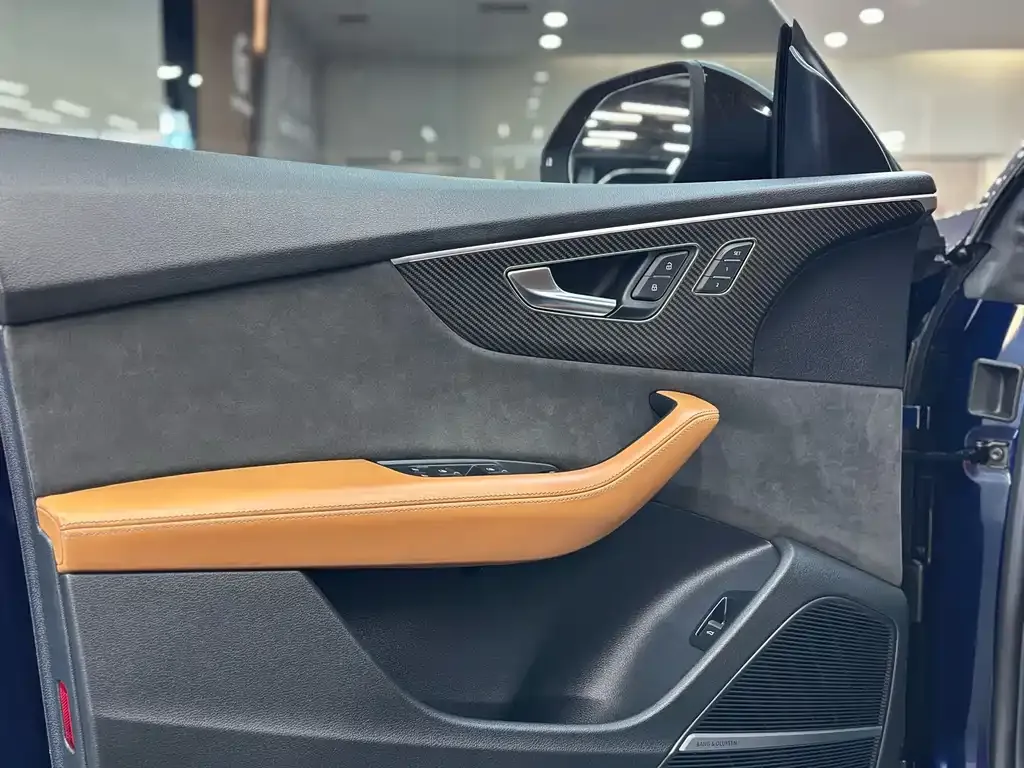 Audi RS Q8 2021 из CN, фото 5