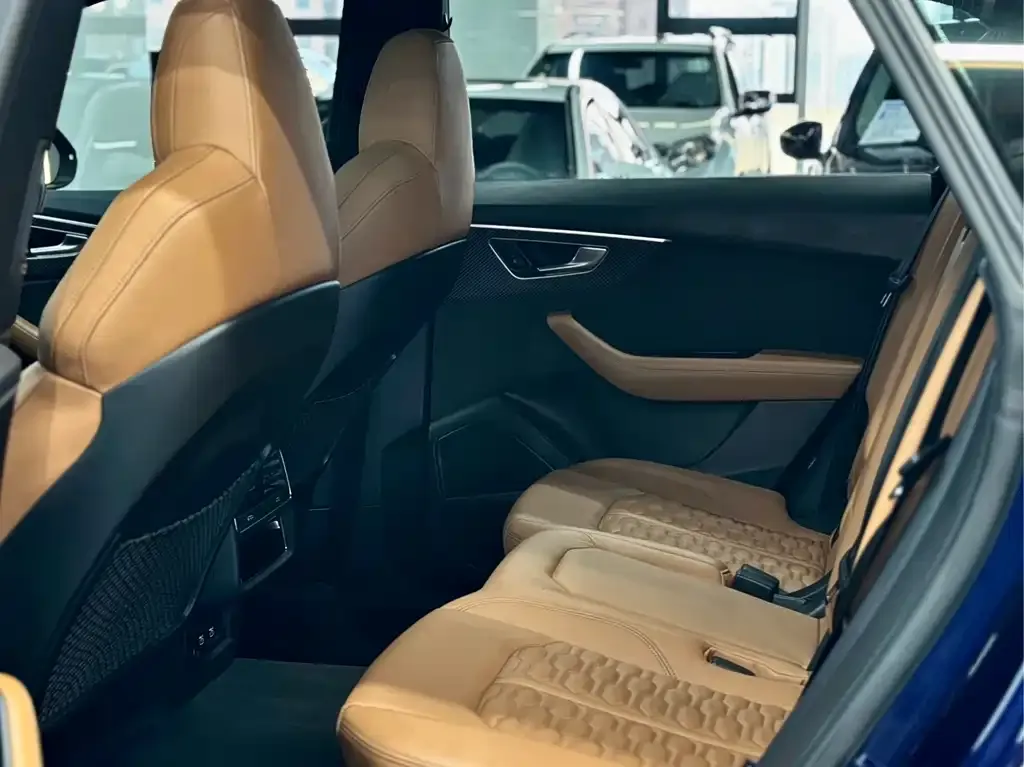 Audi RS Q8 2021 из CN, фото 4
