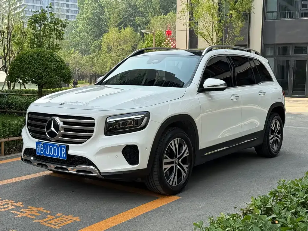 Mercedes-Benz GLB — фото 1