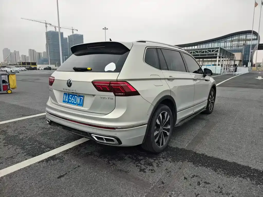 Volkswagen Tiguan L — фото 2