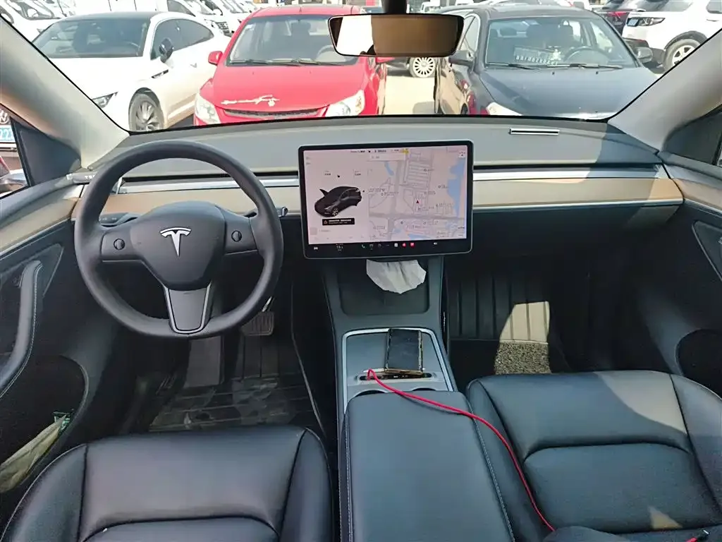 Tesla Model Y — фото 3