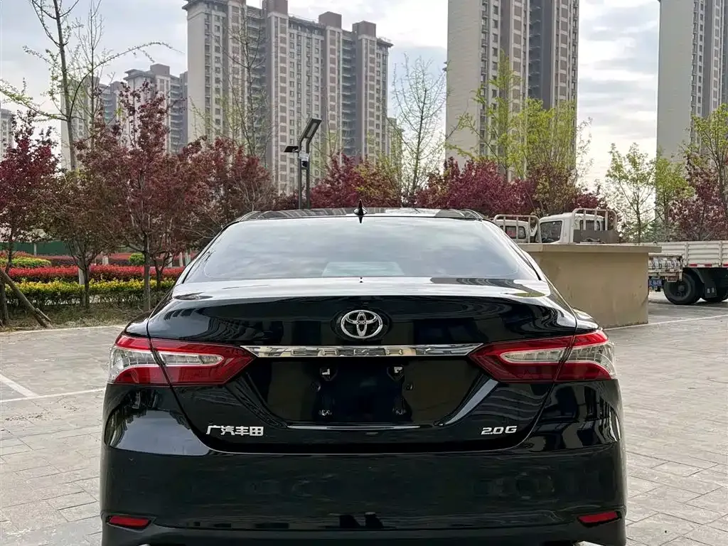 Toyota Camry — фото 6