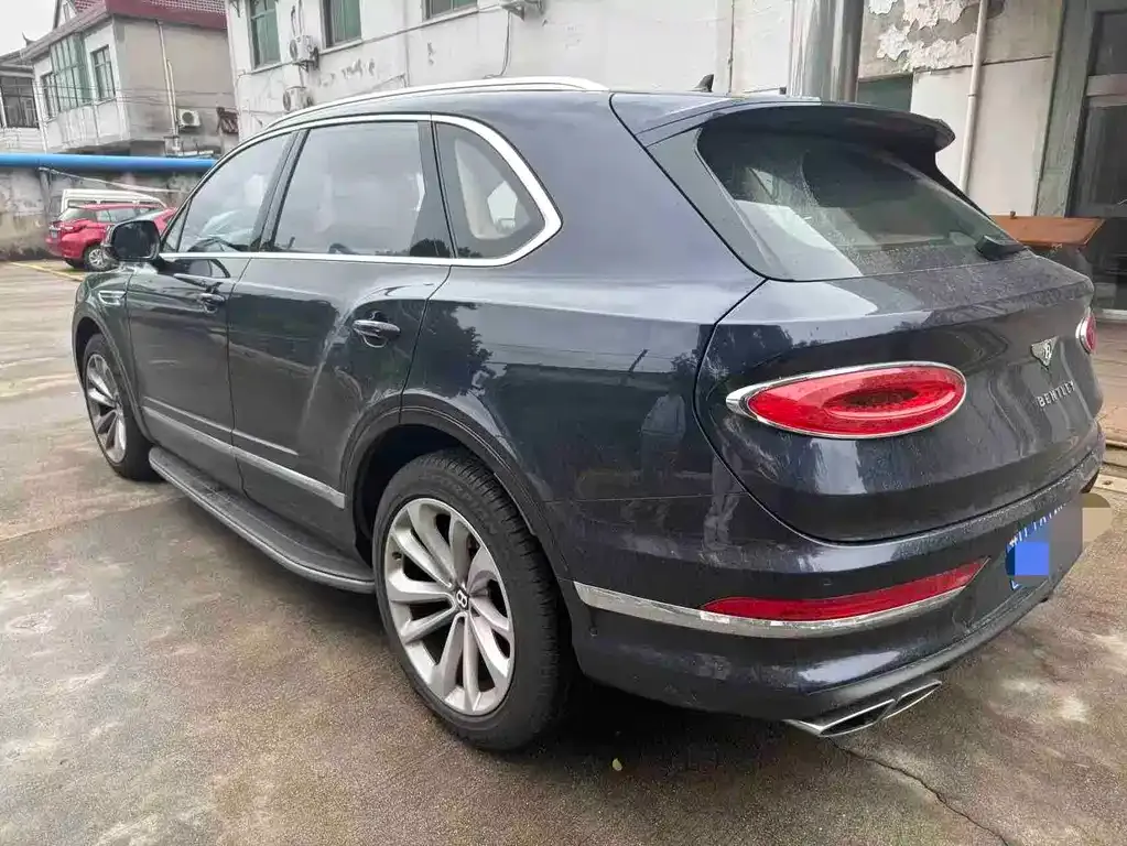 Bentley Bentayga 2024 из CN, фото 8