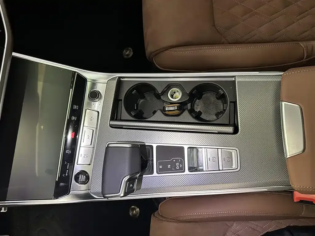 Audi A7L 2025 из CN, фото 8