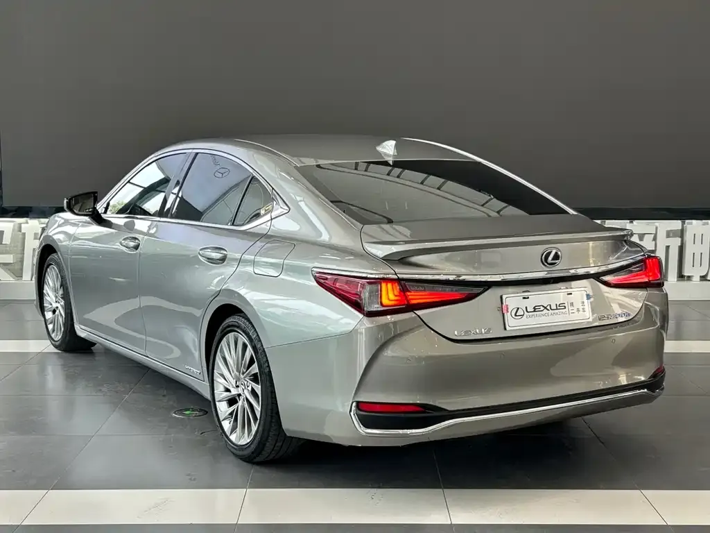 Lexus ES — фото 3