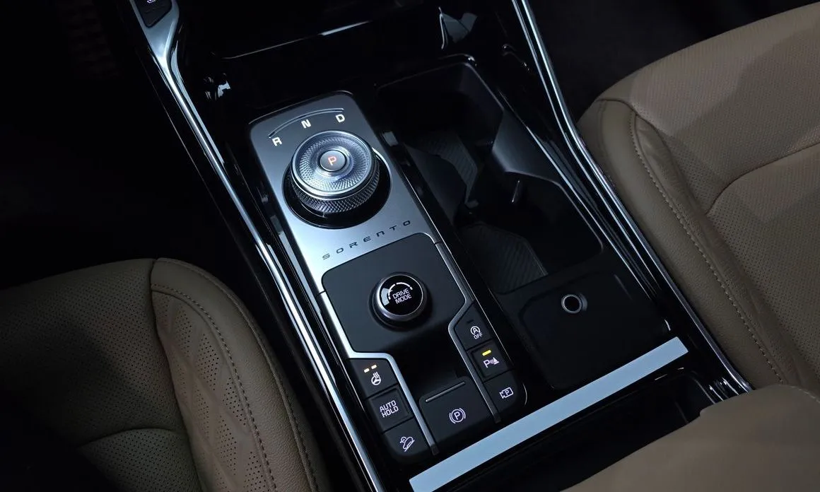 Kia Sorento — фото 7
