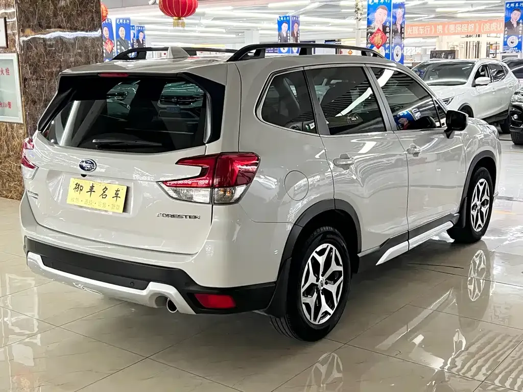Subaru Forester — фото 8