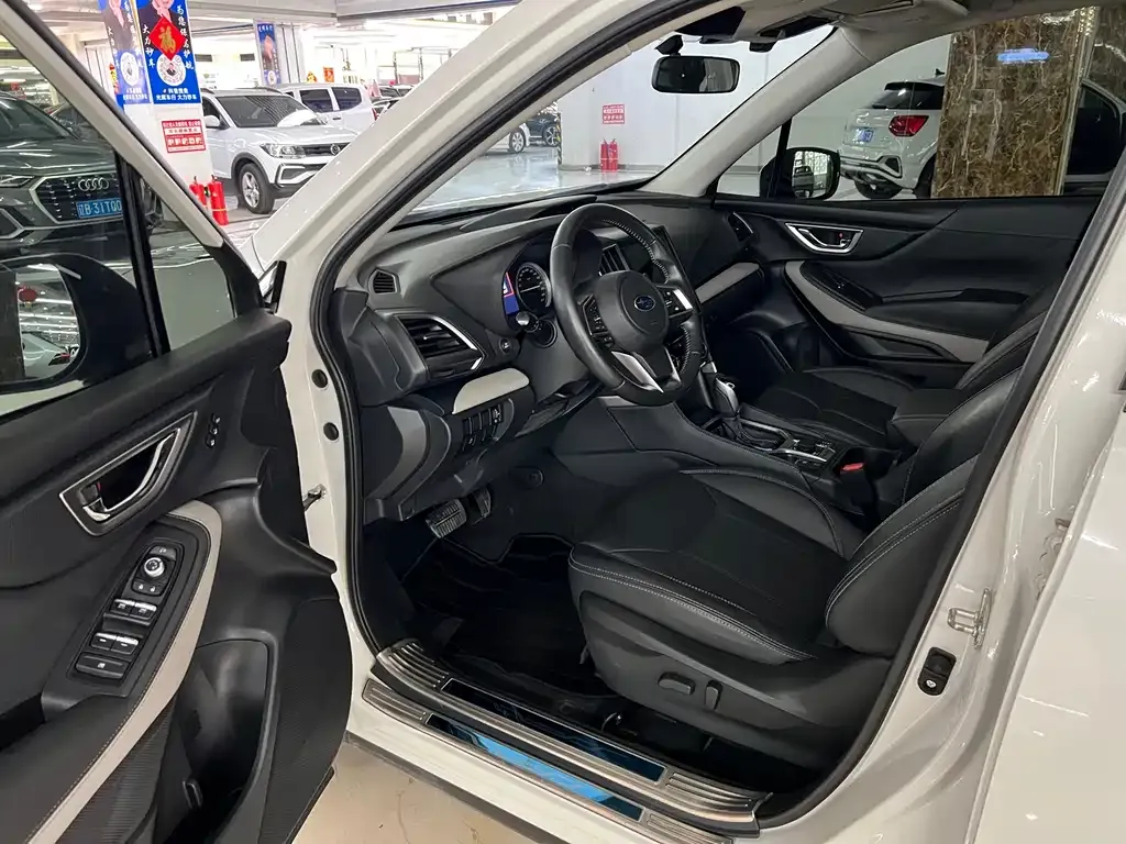 Subaru Forester — фото 3