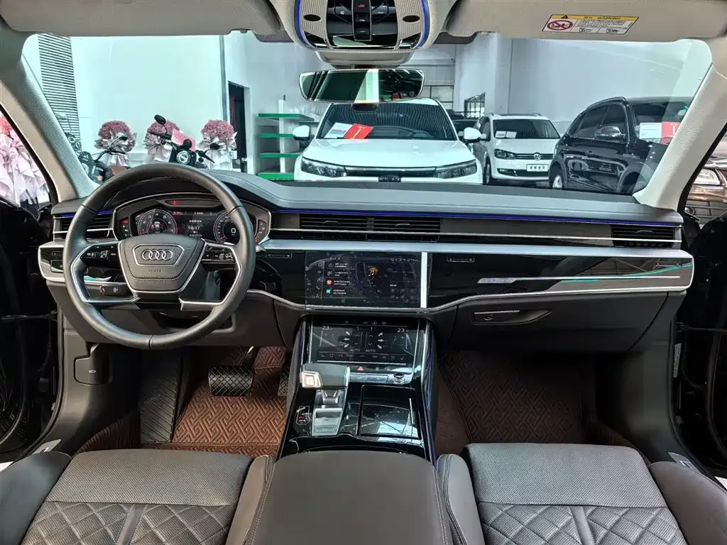 Audi A8 — фото 5