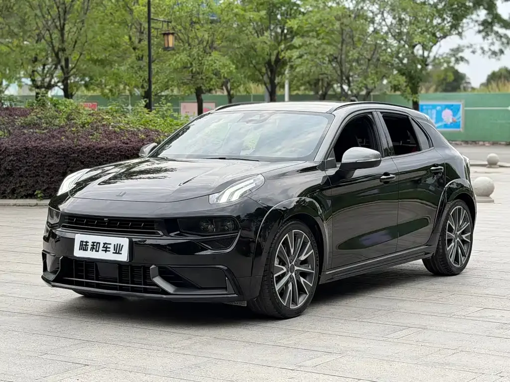 Lynk & Co 02 Hatchback