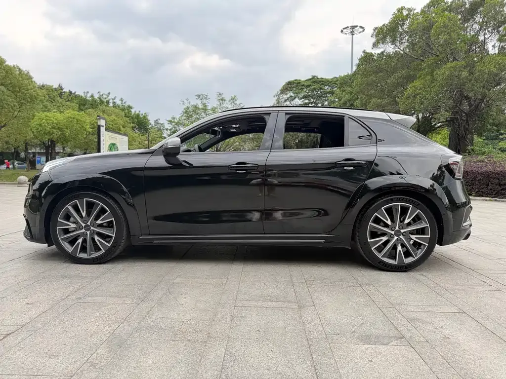 Lynk & Co 02 Hatchback 2022 из CN, фото 8