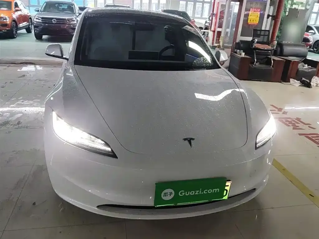 Tesla Model 3 — фото 4