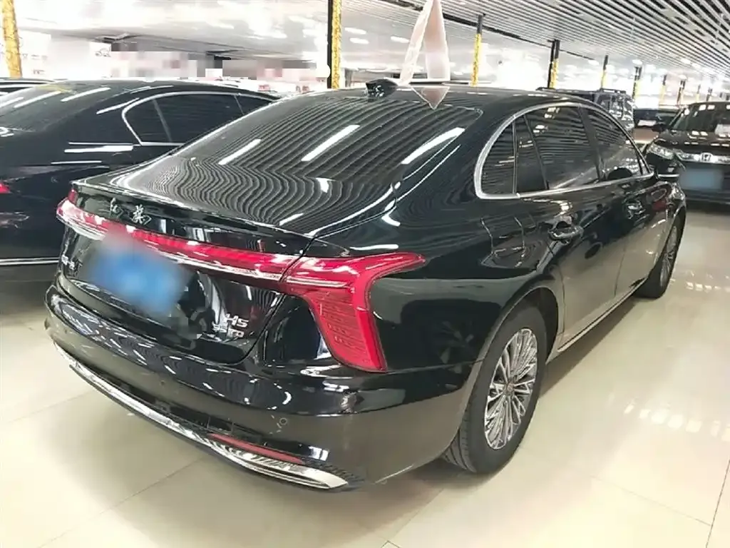 Hongqi H5 — фото 10