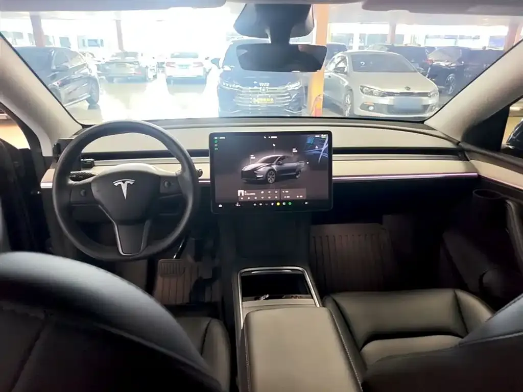 Tesla Model Y — фото 7