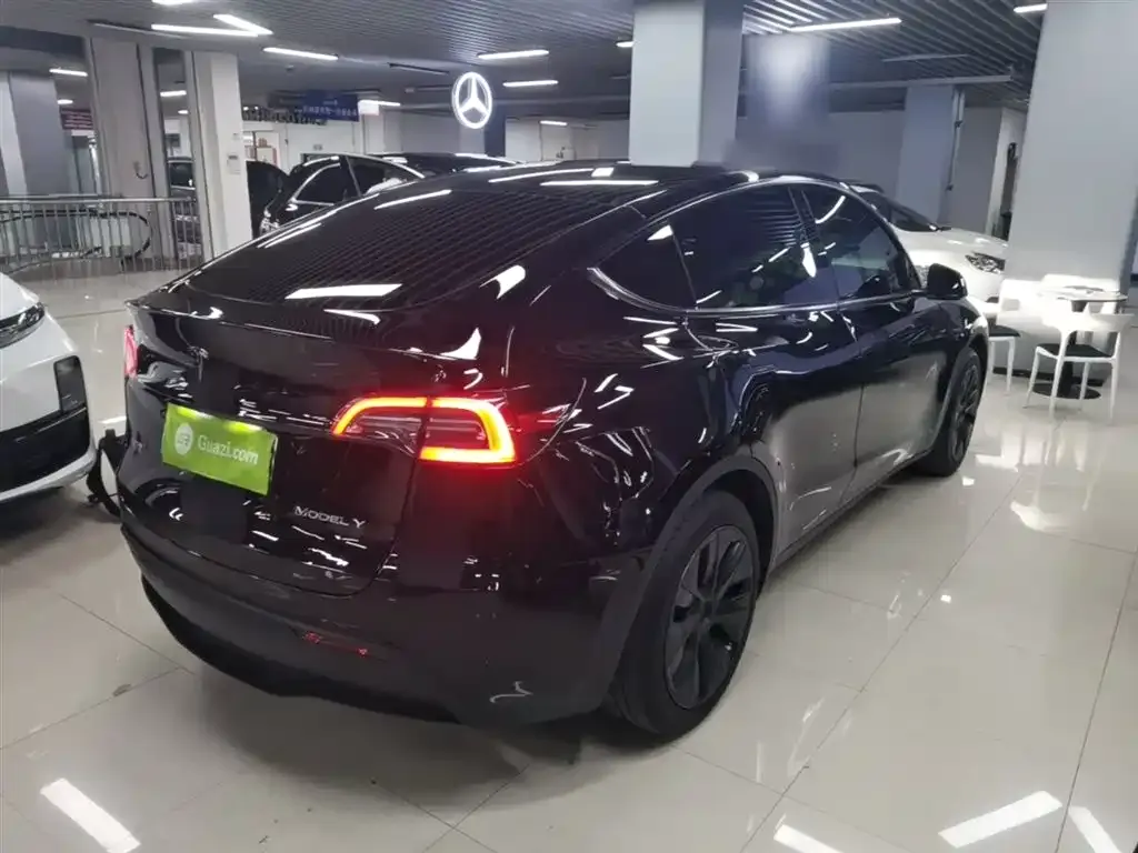 Tesla Model Y 2024 из CN, фото 3