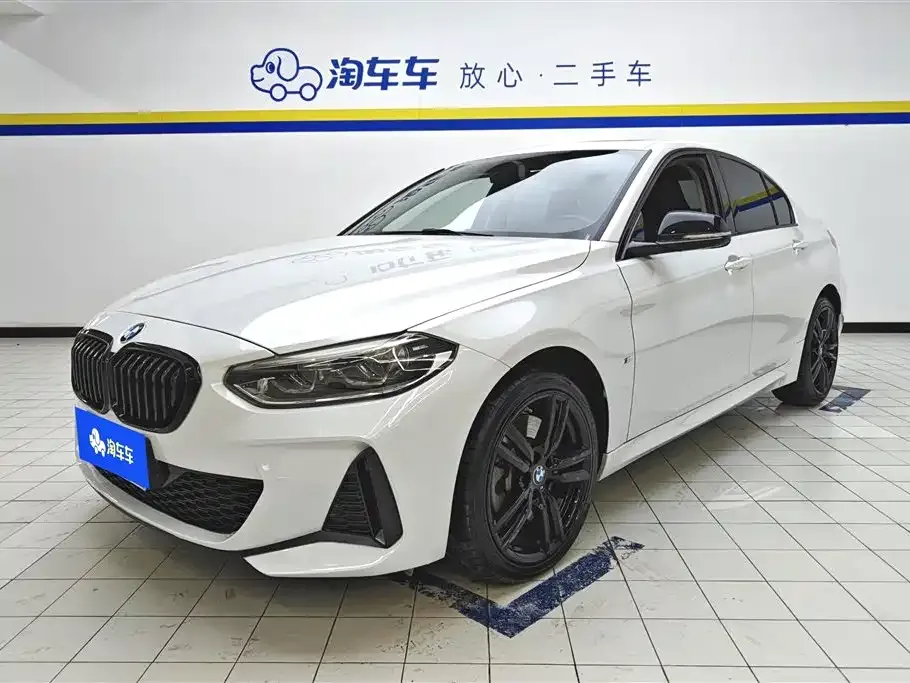 BMW 1 Series 2021 из CN, фото 1
