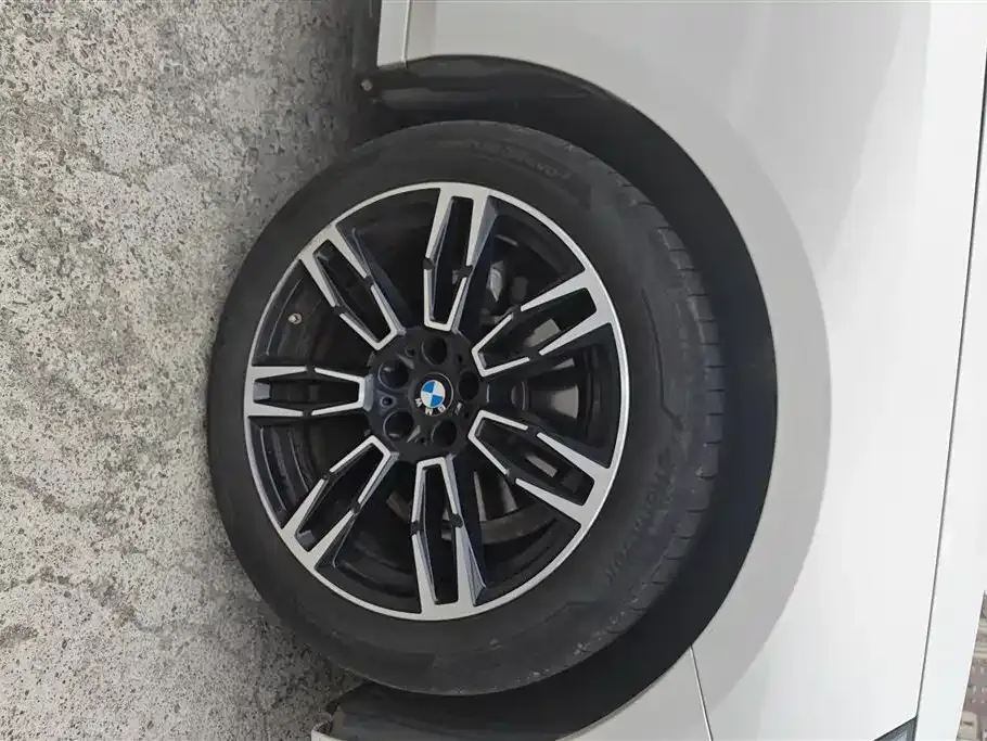 BMW 5 Series — фото 10