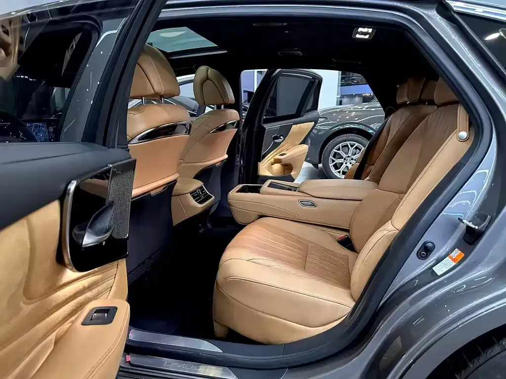 Lexus LS 2021 из CN, фото 5