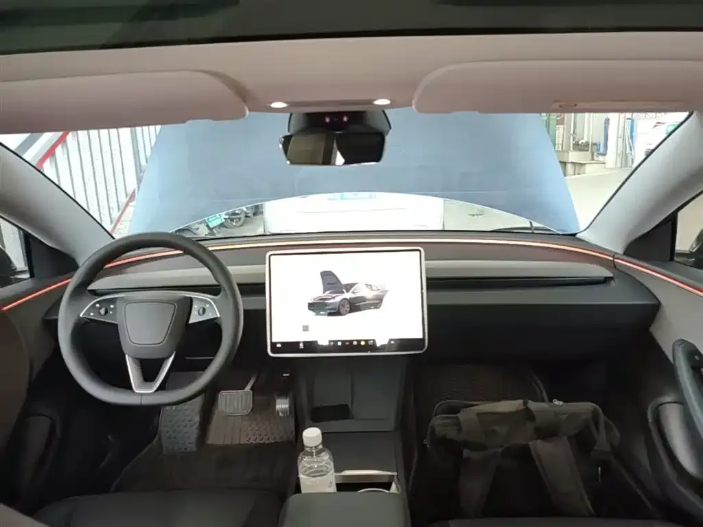 Tesla Model 3 — фото 2