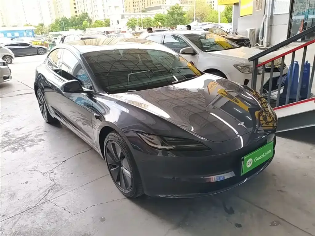 Tesla Model 3 — фото 10