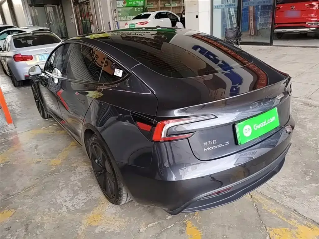 Tesla Model 3 — фото 3