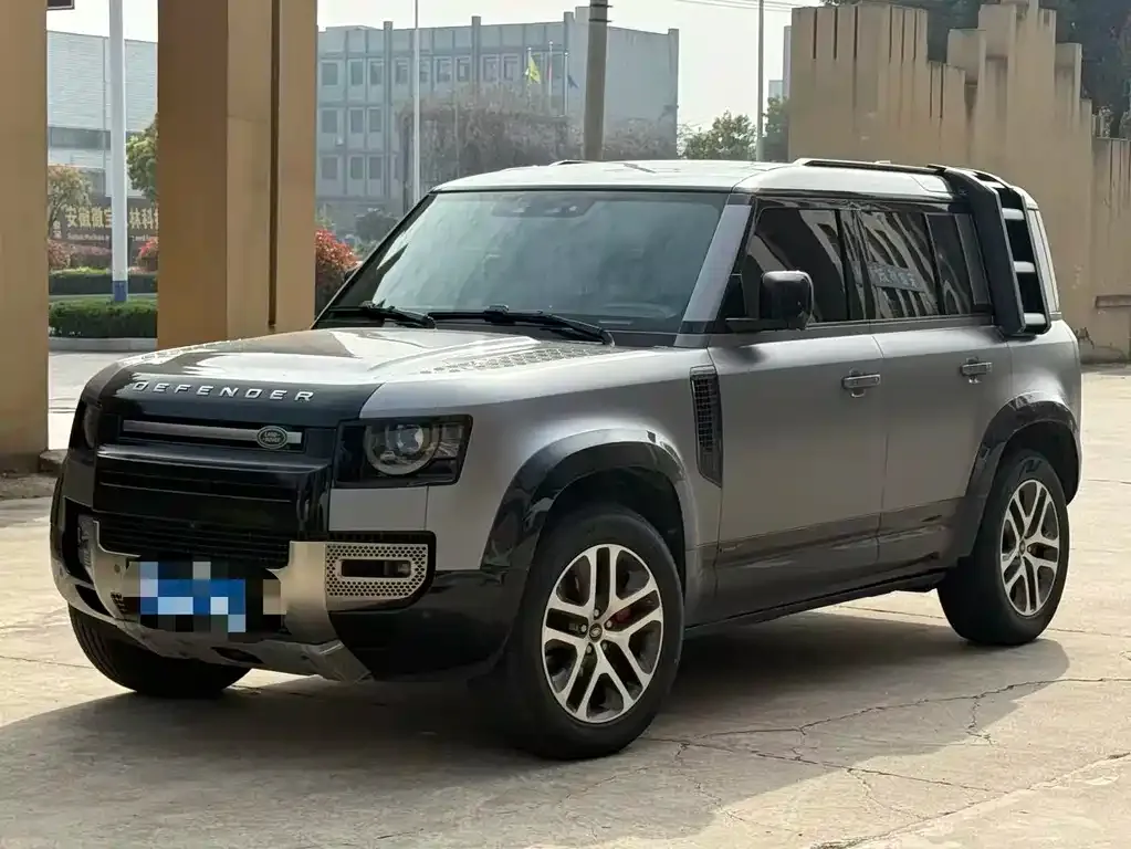 Land Rover Defender — фото 1