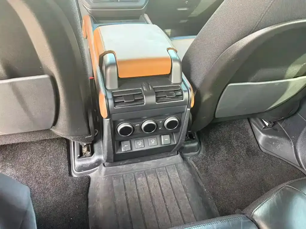 Land Rover Defender — фото 2