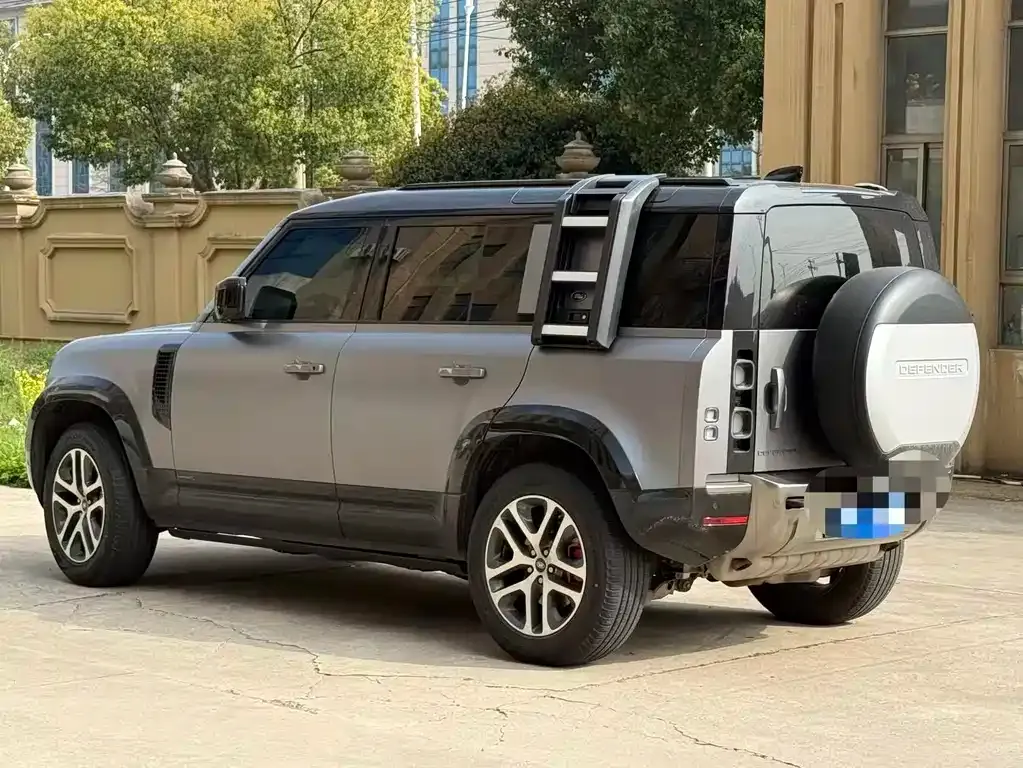 Land Rover Defender — фото 10