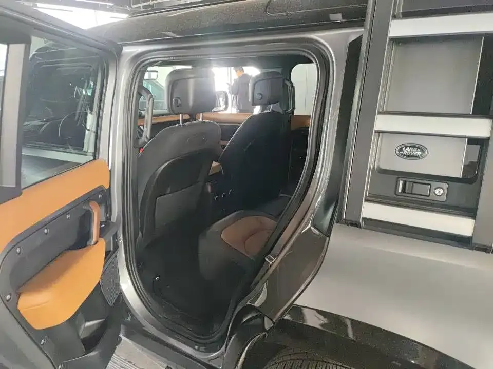 Land Rover Defender — фото 8